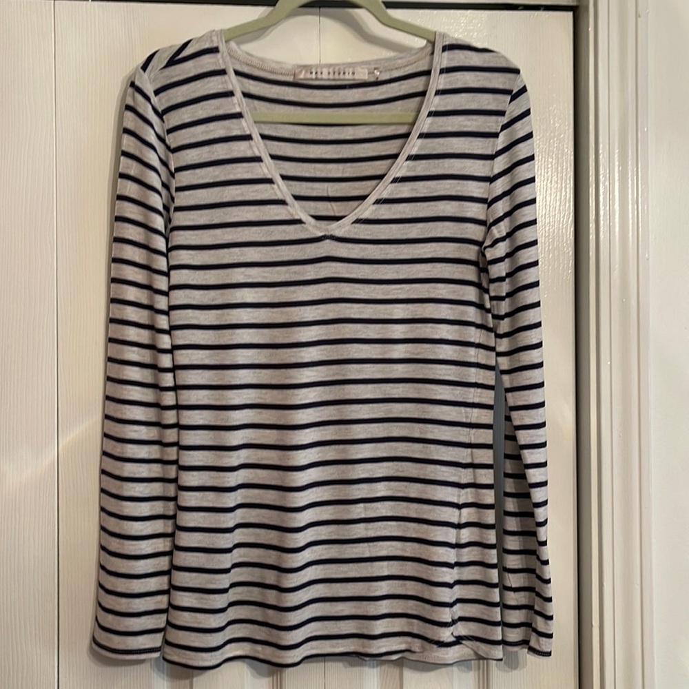 Max Studio long sleeve tee